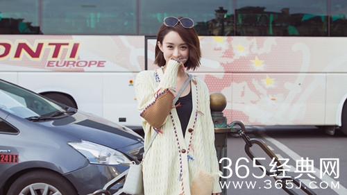 赵丽颖收入过亿 被问及一年收入 她高情商回答