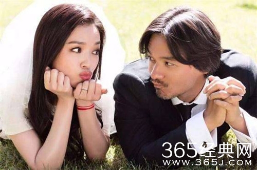 冯德伦罕见晒与舒淇合影 两人甜蜜头贴头 十分幸福