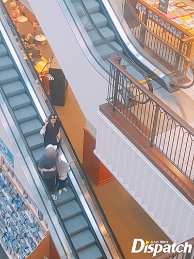 全智贤一家游美国 大儿子首曝光 名叫初三