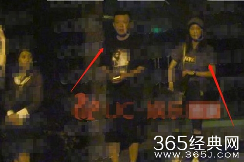 李纯被曝与神秘男子深夜聚会 言谈亲密 疑似有新恋情