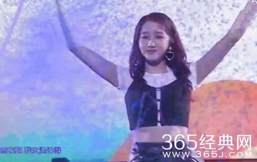 关晓彤口型对不上 假唱太明显 网友狂吐槽