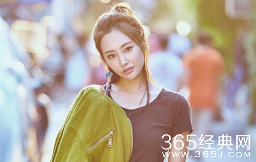 李纯被曝与神秘男子深夜聚会 言谈亲密 疑似有新恋情