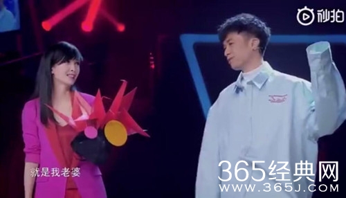 蒙面唱将猜猜猜3迎来周慧敏 与古巨基竟有这层关系