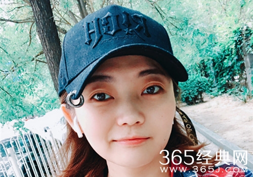 董婧告别奇葩说 字里行间满是不舍