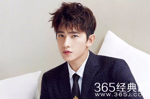 杨洋捐献赔偿金 希望少一些网络暴力 传递正能量