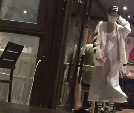 赵丽颖方辟谣B超单一事 否认怀孕六周 只是重名而已