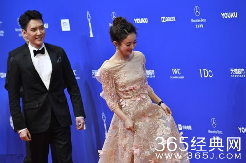 赵丽颖否认怀孕传闻 表示吃瓜需谨慎