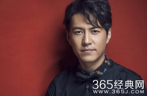 靳东抄错古诗 这已不是第一次 老干部人设崩塌？