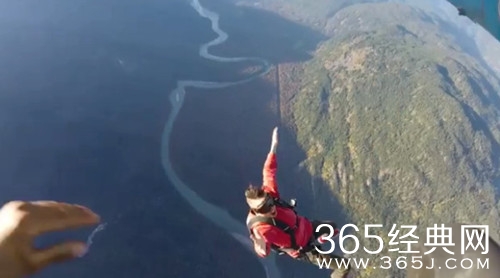 歌手高空拍MV坠亡 享年34岁  令人唏嘘不已