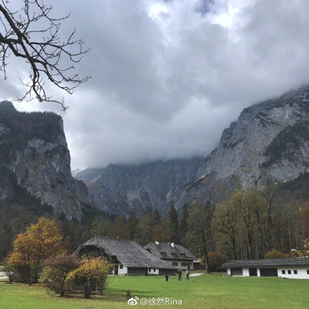 唐嫣罗晋婚礼场地疑似曝光 有绿地小屋和尖顶教堂