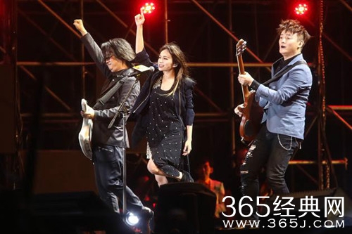 阿沁回应飞儿乐队重组 曝出Faye退出飞儿乐队的原因