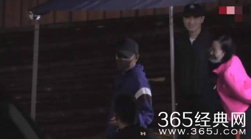 唐嫣罗晋婚礼场地疑似曝光 有绿地小屋和尖顶教堂