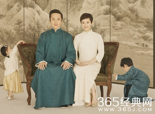 邓超孙俪一家四口外出聚餐 画面十分温馨有爱