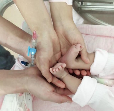 李晓霞升级当妈 顺利诞下一女 母女平安