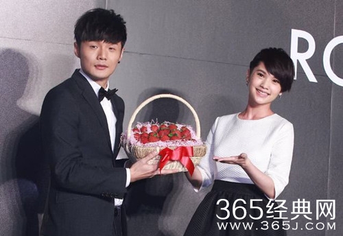 孙红雷向杨丞琳道歉 表示收回关于李荣浩眼睛小的话