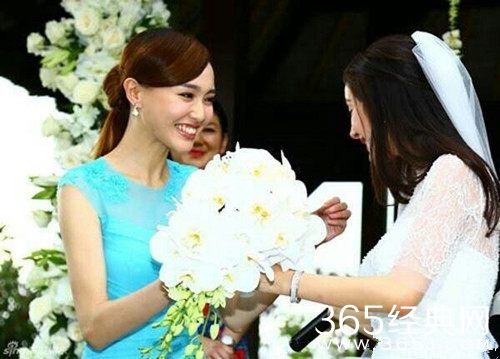 杨幂掐点祝福唐嫣 曾说过要把全部的桃花运给她