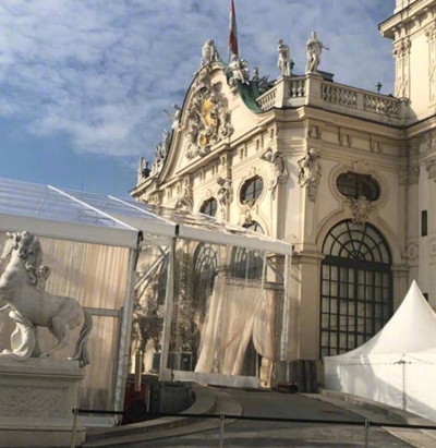 唐嫣罗晋典礼场地价格曝光 每半小时1.2万元 相当昂贵