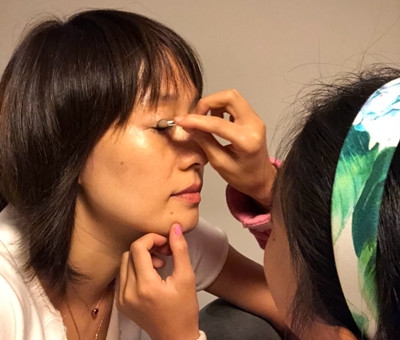 女儿为马伊琍化妆 意外撞脸闺蜜袁泉