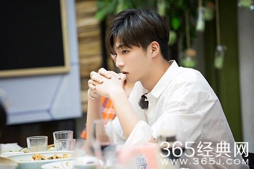 Hi室友陈立农因工作暂时离开 胡先煦哭泣不忍离别