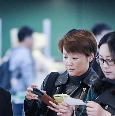 袁立怼视觉中国 如再次恶意丑化将通过法律维权