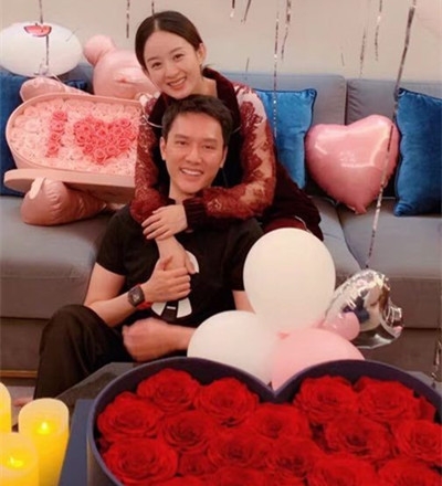 冯绍峰工作室辟谣 曾曝出冯绍峰秒删1+1=4的微博