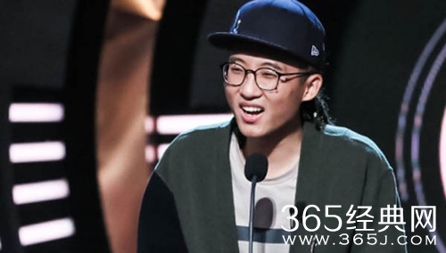 池子叫吴亦凡粉丝别刷榜了 因其新歌始终霸占榜首