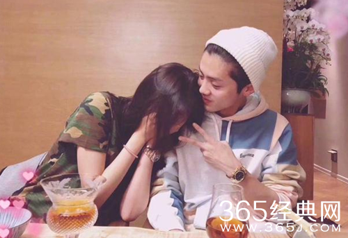 鹿晗方辟谣演唱会求婚关晓彤：假的，根本没有的