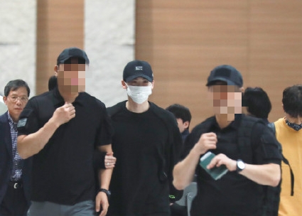 李钟硕护照被扣留 滞留雅加达机场 粉丝十分担忧