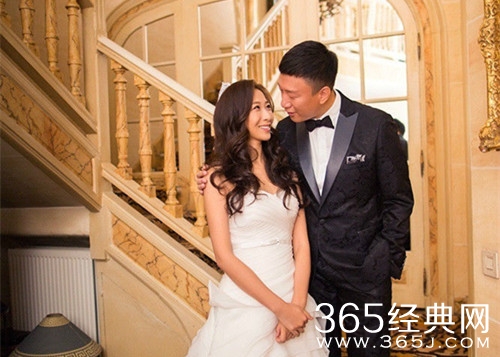 孙红雷学女儿微笑 女儿于2017年12月16日出生