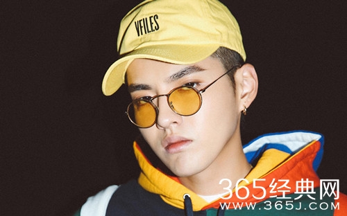 吴亦凡专辑回榜首 曾被降到几百名外 被误认为下架