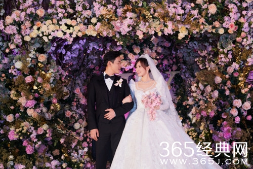 唐嫣谈婚礼最难忘瞬间 称是在台上互说誓言的时候