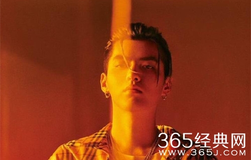 外媒曝吴亦凡专辑不计入榜单 被认为是通过欺诈手段取得