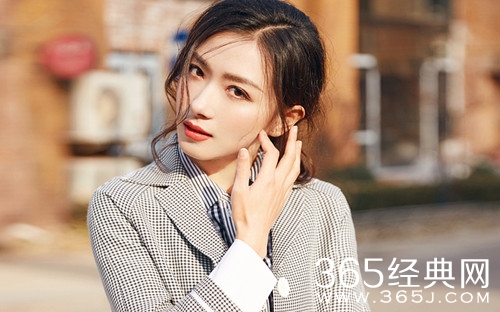 万茜升级当妈 首晒女儿照片 小宝贝十分可爱