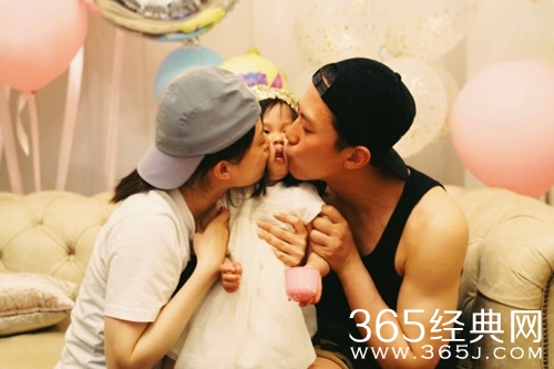 邓超晒照为儿子庆生 网友都心疼等等为哪般