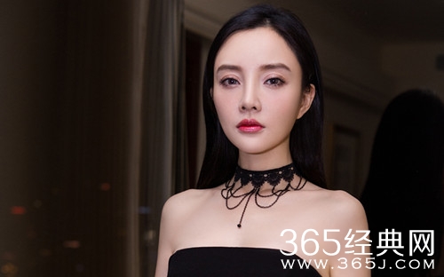 网友偶遇李小璐母女 李小璐包裹厚实 甜馨长高了不少