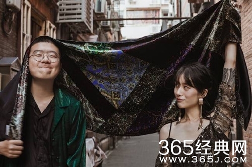 李诞自曝已结婚 相恋多年终于修成正果