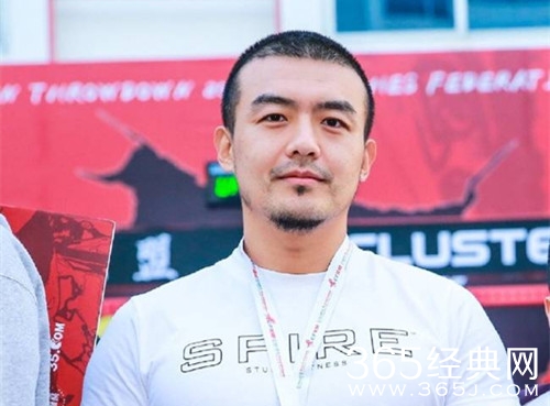 娜扎视频男主谢思宇资料介绍 著名服装设计师