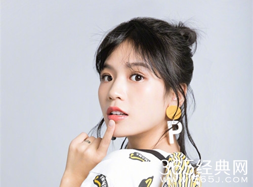 黄英疑辟谣参加歌手 屡次被传要以首发阵容上歌手？