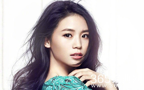 网曝黄英参加歌手2019 本人辟谣：敢不敢来次真的