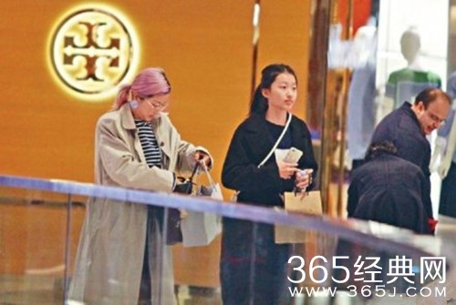 陈奕迅女友疑早恋 其曾表示不会干预女儿交友状况