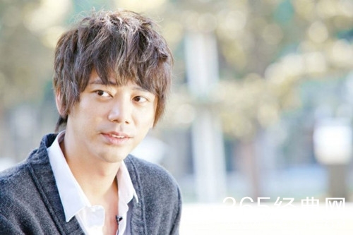 女安检员骚扰歌手信 发文道歉：我深感痛心与后悔