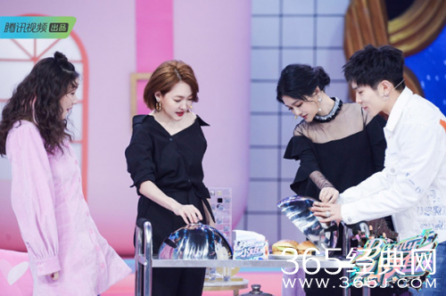 Beauty小姐大小S合体 其浴室装修被吐槽太俗气