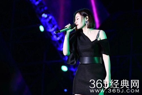 张靓颖回归梦想的声音3 引起导师们的热烈欢迎