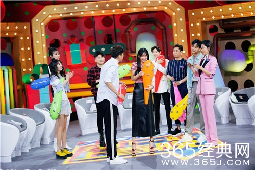 杨颖做客我们一起上春晚 与嘉宾们一起畅谈春节趣事