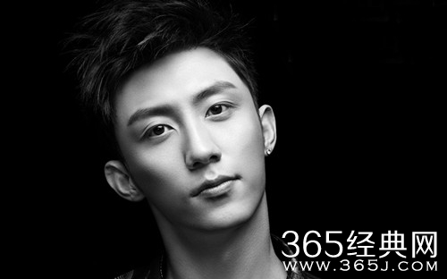 疑似黄景瑜结婚证曝光 此前工作人员曾否认结婚