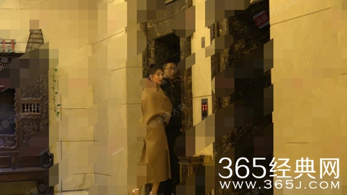 张雨绮袁巴元疑似复合 两人前后紧贴进入电梯