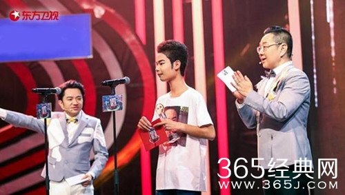 发际线小吴惊喜亮相没想到吧 在现场制作表情包