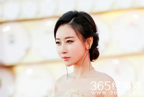 毛俊杰怒斥海关工作人员 对大量提出质疑评论被删