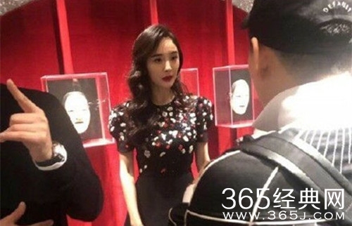 杨幂瘦成制片人 公公刘丹回应：平时吃的少，没事