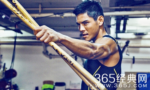 向佐疑似新恋情曝光 被拍到陪一女子亲密逛街